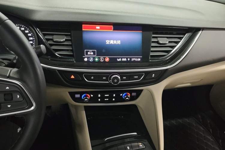 Used Buick Regal 2020 552T Elite Edition Audio And AC Panel