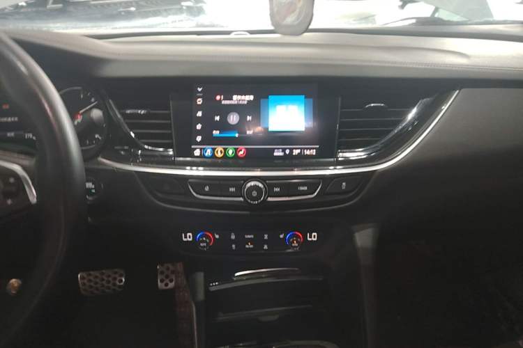 Used Buick Regal 2020 GS 28T Elite Model Audio And AC Panel