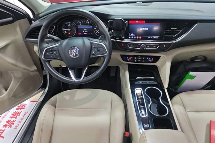 Used Buick Regal 2020 552T Elite Edition Audio And AC Panel