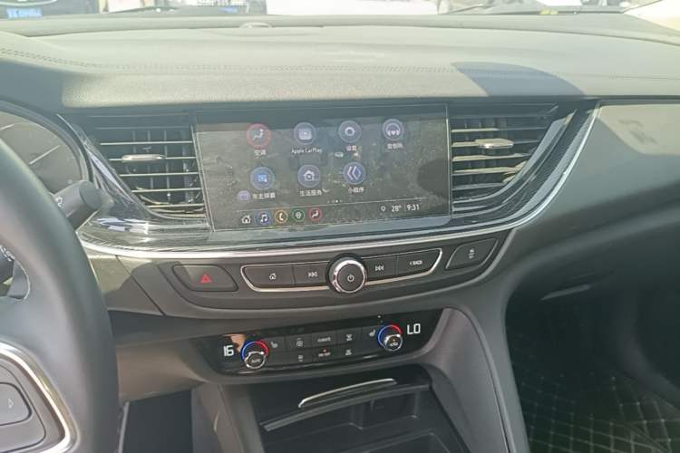 Used Buick Regal 2020 552T Luxury Version Audio And AC Panel
