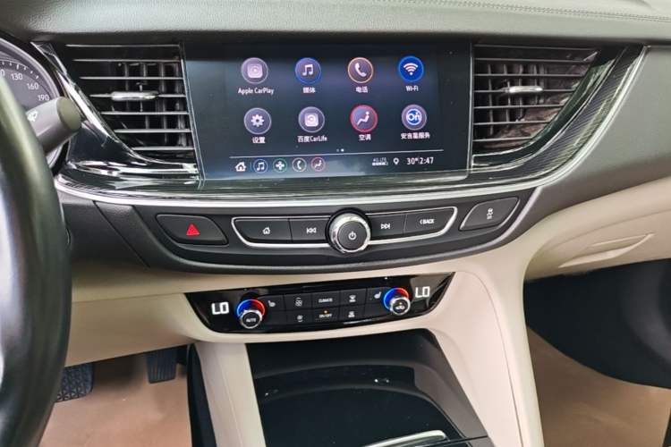 Used Buick Regal 2020 552T Elite Edition Audio And AC Panel