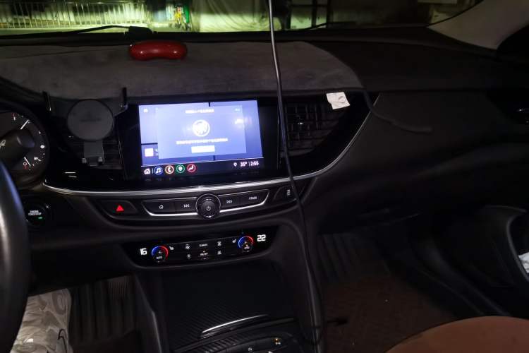 Used Buick Regal 2020 552T Luxury Version Audio And AC Panel