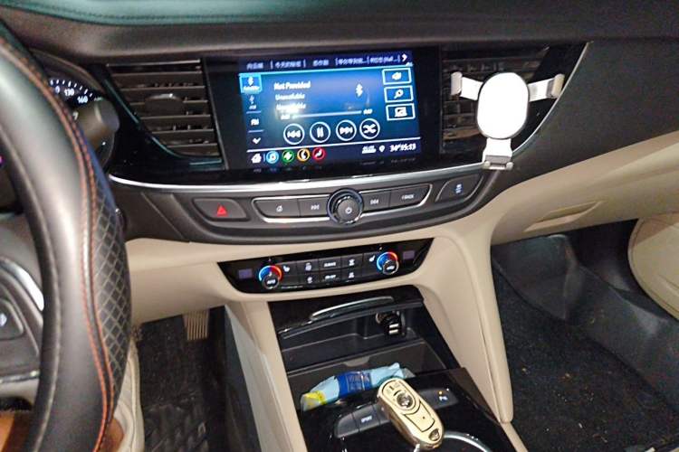 Used Buick Regal 2020 552T Elite Edition Audio And AC Panel