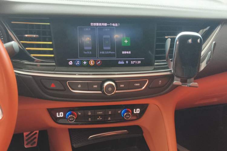 Used Buick Regal 2020 652T Elite Edition Audio And AC Panel