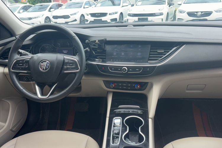 Used Buick Regal 2020 552T Elite Edition Audio And AC Panel