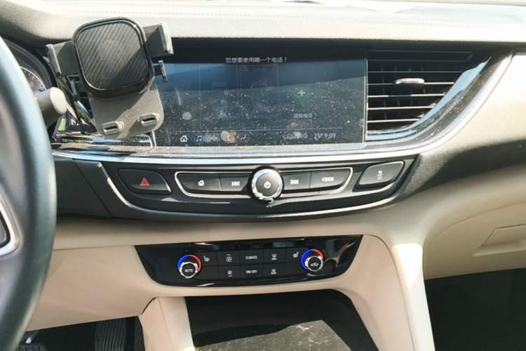 Used Buick Regal 2020 552T Elite Edition Audio And AC Panel