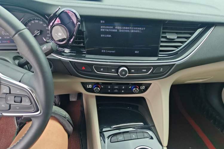 Used Buick Regal 2020 552T Elite Edition Audio And AC Panel