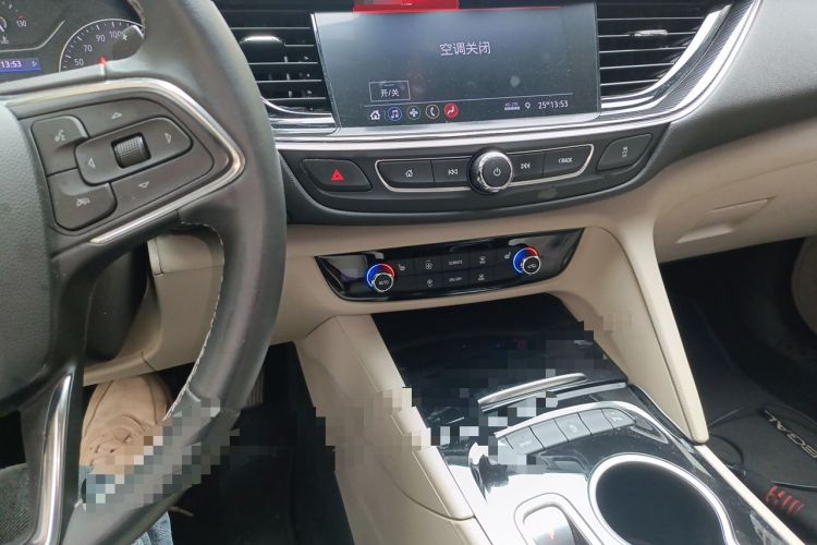 Used Buick Regal 2020 552T Elite Edition Audio And AC Panel