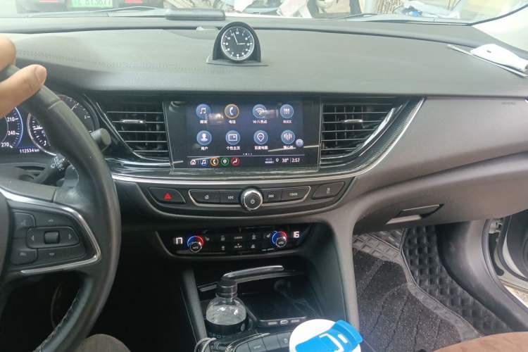 Used Buick Regal 2020 552T Luxury Version Audio And AC Panel
