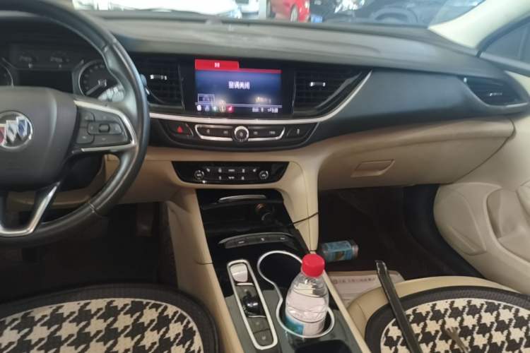 Used Buick Regal 2020 552T Elite Edition Audio And AC Panel