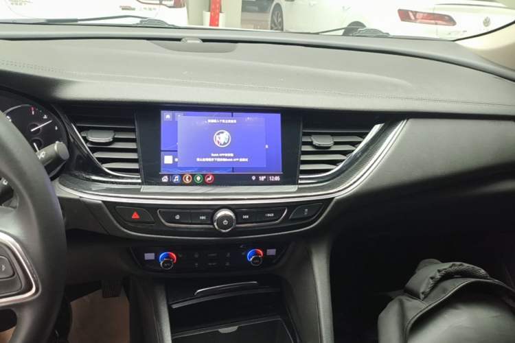 Used Buick Regal 2020 552T Luxury Version Audio And AC Panel