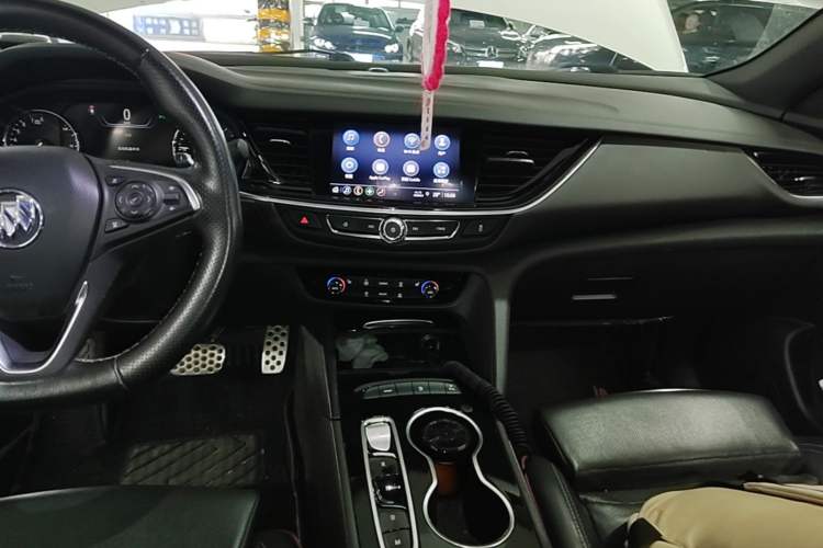 Used Buick Regal 2020 GS 28T Elite Model Audio And AC Panel