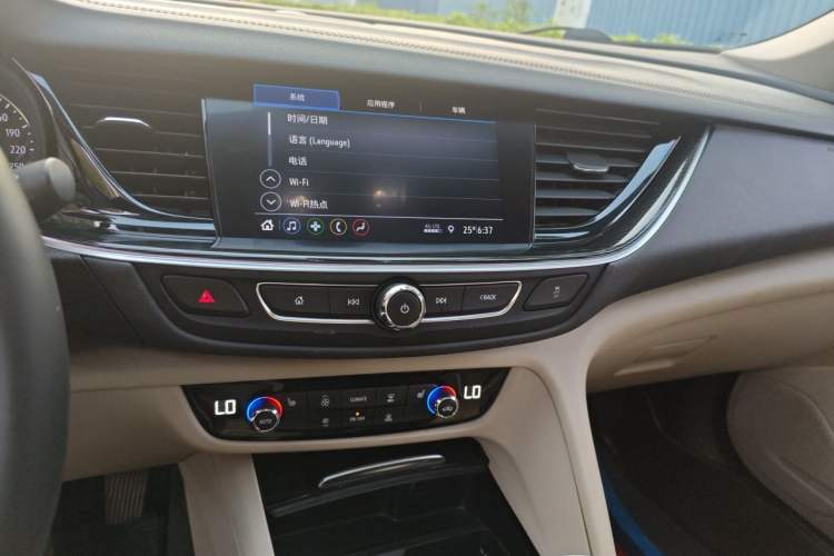Used Buick Regal 2020 552T Elite Edition Audio And AC Panel