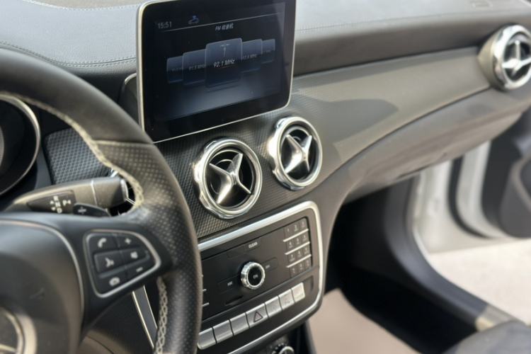 Used Buick Regal 2020 552T Elite Edition Audio And AC Panel