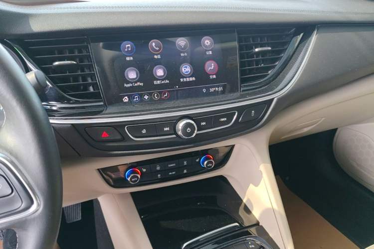 Used Buick Regal 2020 552T Elite Edition Audio And AC Panel