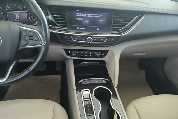 Used Buick Regal 2020 552T Elite Edition Audio And AC Panel