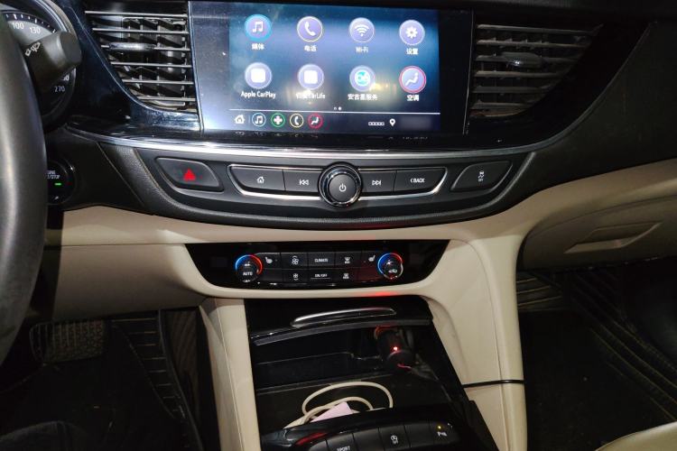 Used Buick Regal 2020 552T Elite Edition Audio And AC Panel
