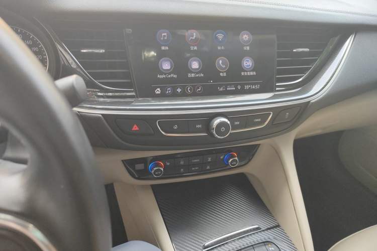 Used Buick Regal 2020 552T Elite Edition Audio And AC Panel