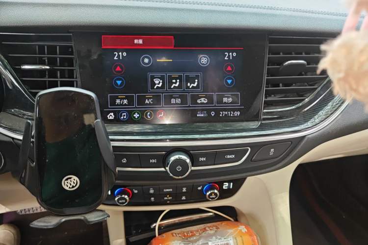 Used Buick Regal 2020 552T Elite Edition Audio And AC Panel