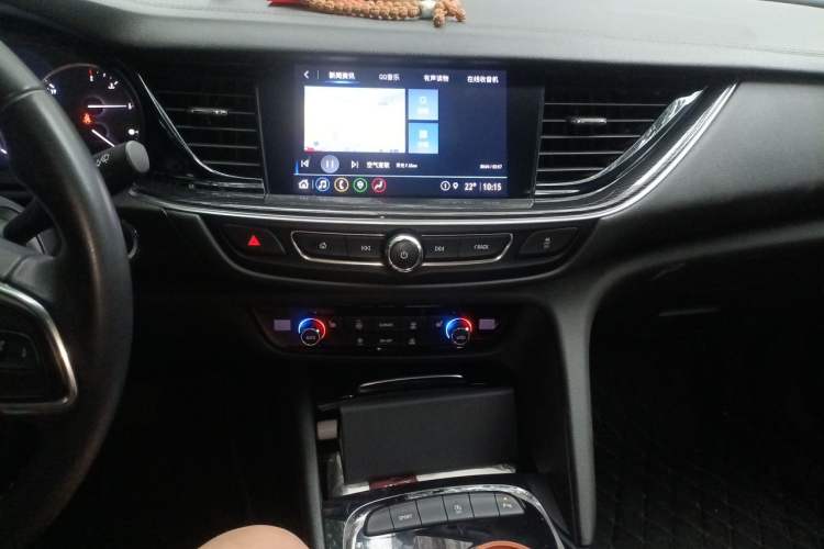 Used Buick Regal 2020 552T Luxury Version Audio And AC Panel