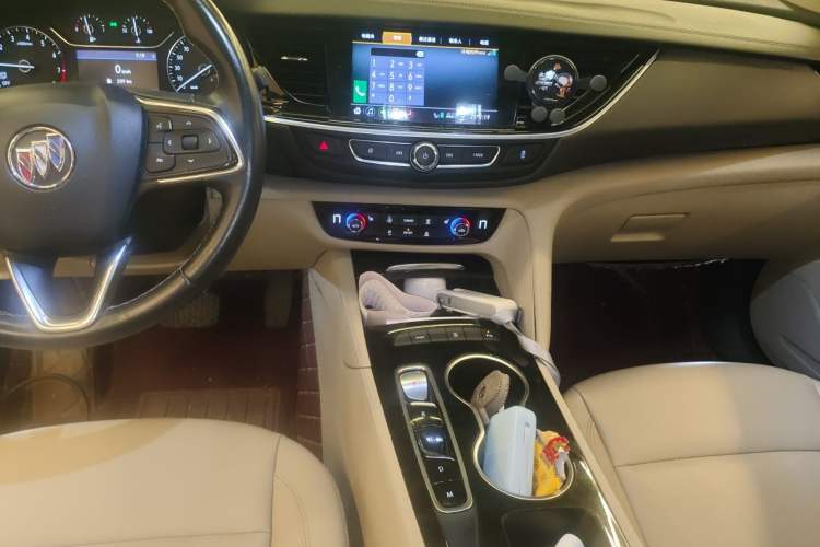 Used Buick Regal 2020 552T Elite Edition Audio And AC Panel