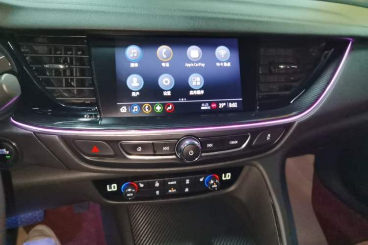 Used Buick Regal 2020 552T Luxury Version Audio And AC Panel