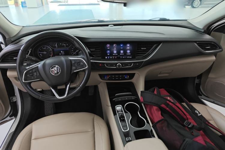 Used Buick Regal 2020 552T Elite Edition Center Console