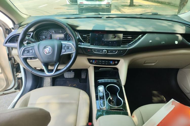 Used Buick Regal 2020 552T Elite Edition Center Console