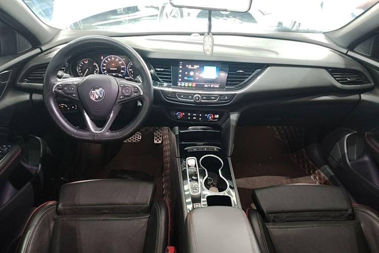 Used Buick Regal 2020 GS 28T Elite Model Center Console
