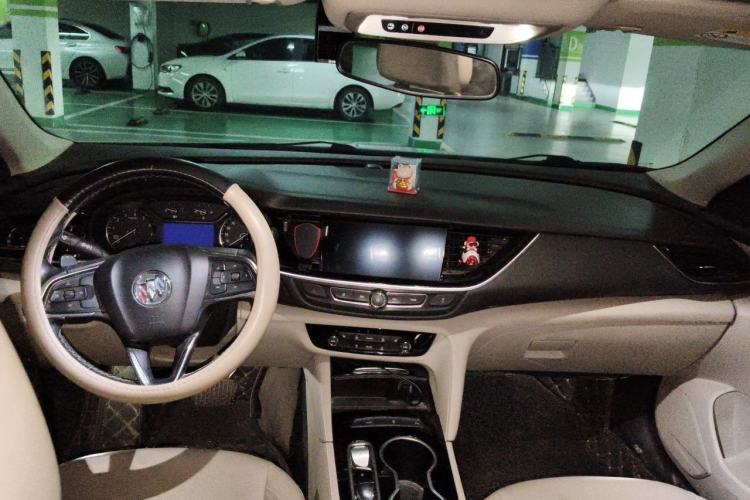 Used Buick Regal 2020 552T Elite Edition Center Console