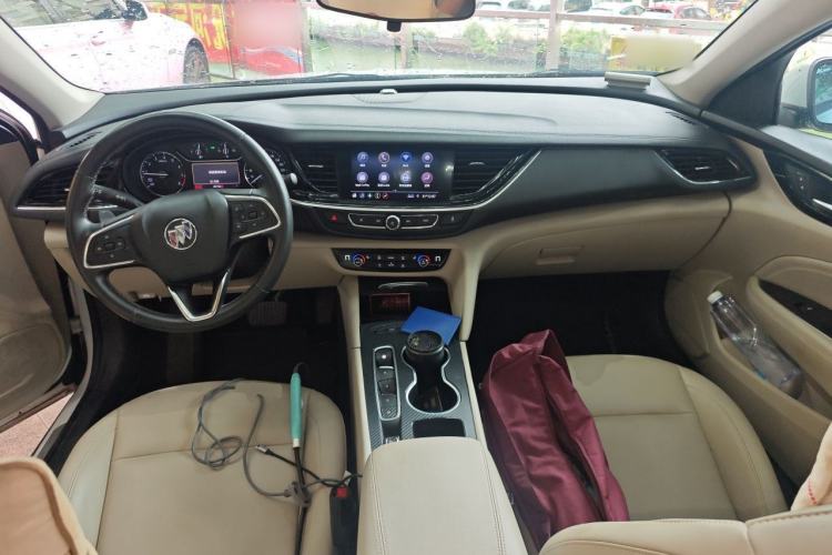 Used Buick Regal 2020 552T Elite Edition Center Console