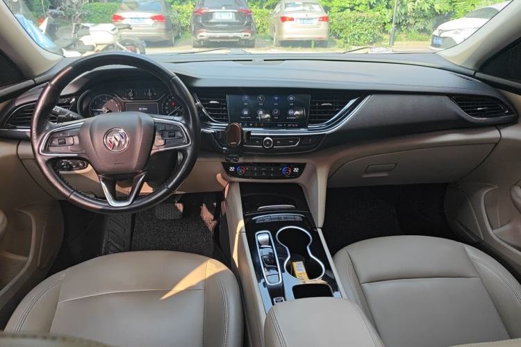 Used Buick Regal 2020 552T Elite Edition Center Console