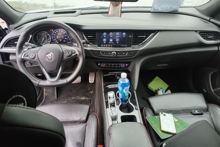 Used Buick Regal 2020 GS 28T Prestige Model Center Console