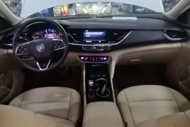 Used Buick Regal 2020 552T Elite Edition Center Console