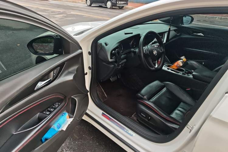 Used Buick Regal 2020 GS 28T Elite Model Driver Seat