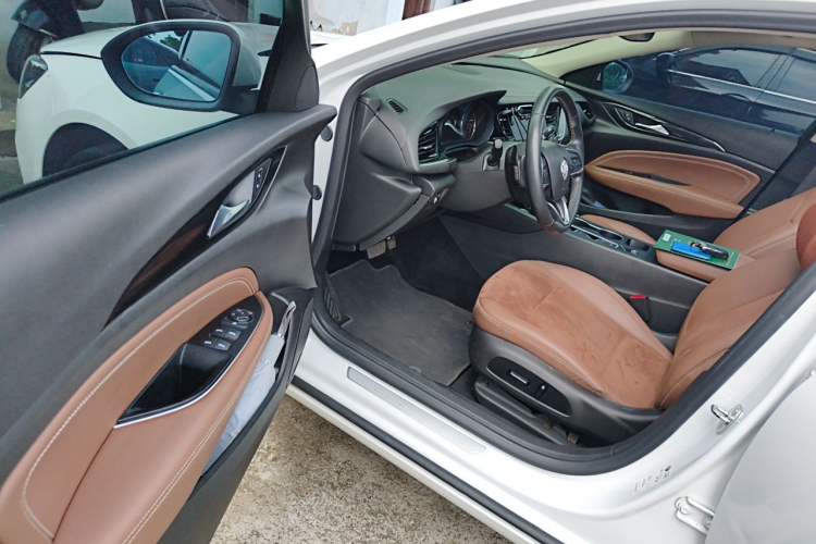 Used Buick Regal 2020 552T Luxury Version Driver Seat
