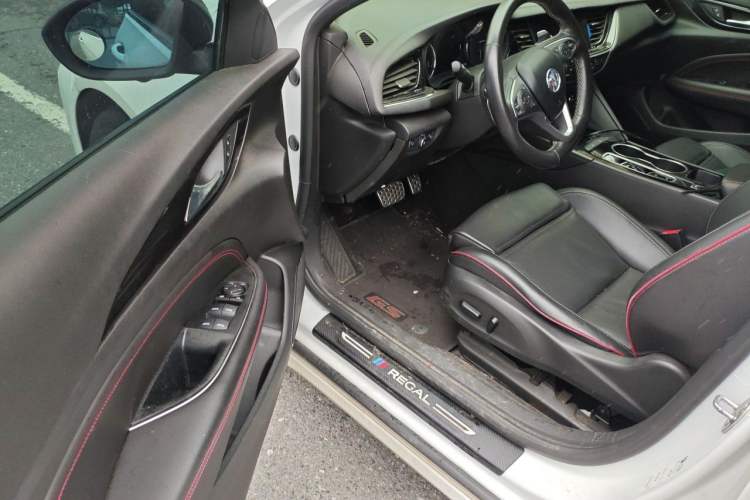 Used Buick Regal 2020 GS 28T Elite Model Driver Seat