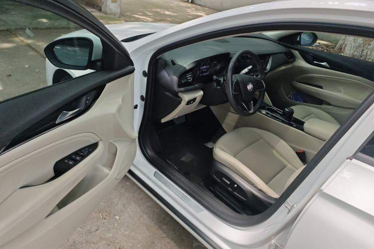 Used Buick Regal 2020 552T Elite Edition Driver Seat