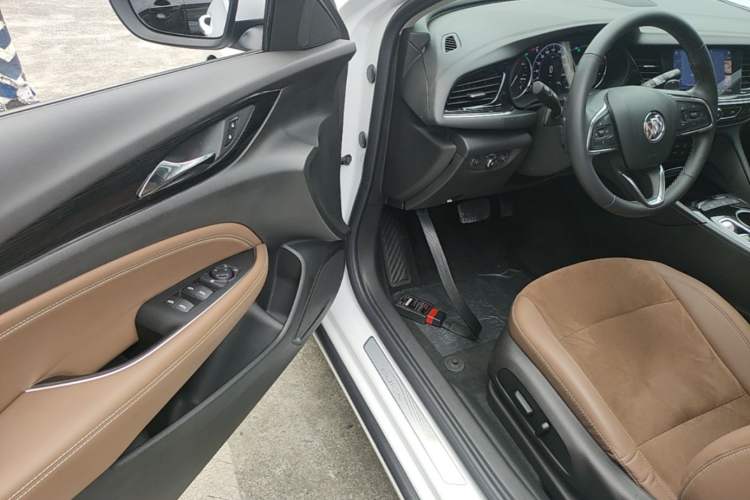 Used Buick Regal 2020 552T Luxury Version Driver Seat