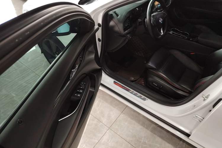 Used Buick Regal 2020 GS 28T Elite Model Driver Seat