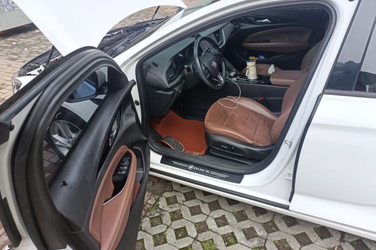 Used Buick Regal 2020 552T Luxury Version Driver Seat