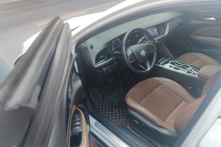 Used Buick Regal 2020 552T Luxury Version Driver Seat