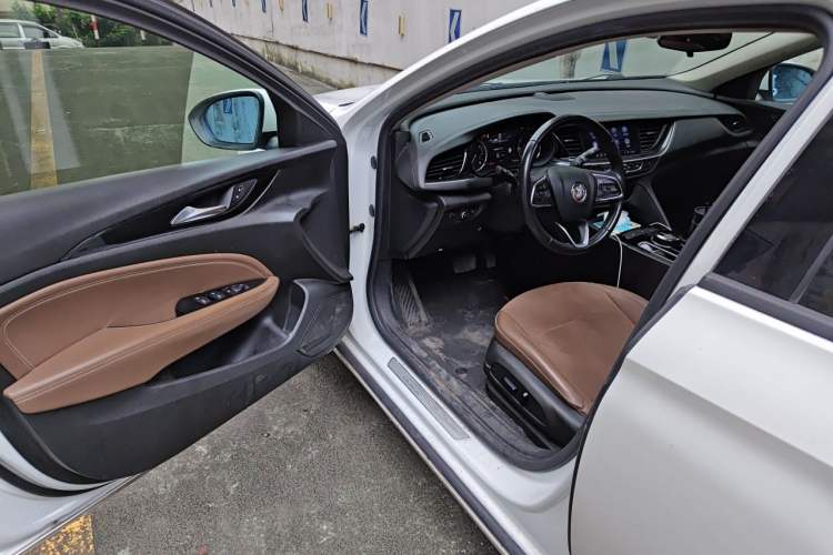Used Buick Regal 2020 552T Luxury Version Driver Seat