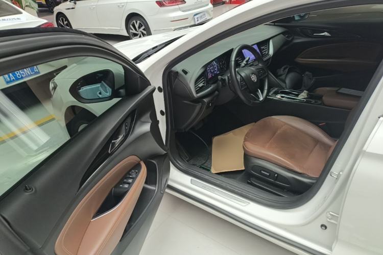Used Buick Regal 2020 552T Luxury Version Driver Seat