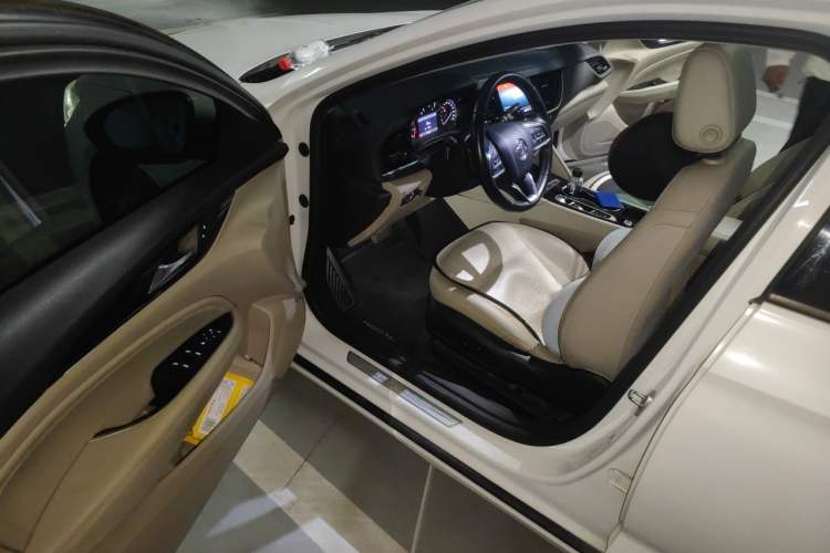Used Buick Regal 2020 552T Elite Edition Driver Seat