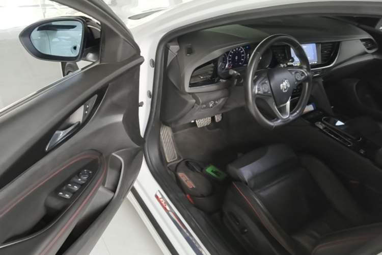 Used Buick Regal 2020 GS 28T Elite Model Driver Seat
