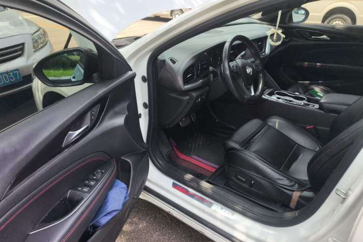 Used Buick Regal 2020 GS 28T Elite Model Driver Seat