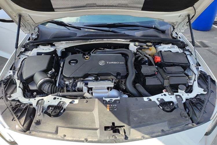 Used Buick Regal 2020 552T Luxury Version Engine Bay