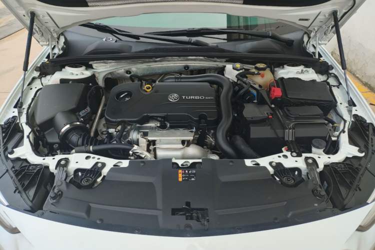 Used Buick Regal 2020 552T Elite Edition Engine Bay