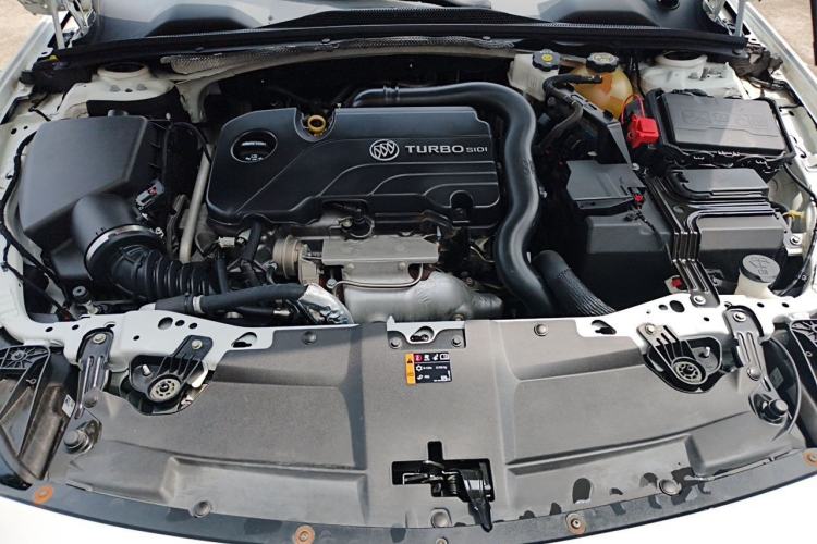 Used Buick Regal 2020 552T Luxury Version Engine Bay